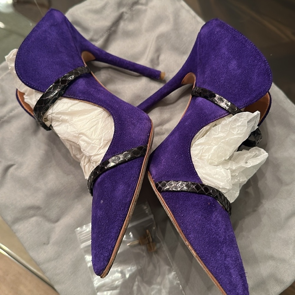 Purple suede Malone Soulier pump